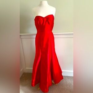 Windsor red satin mermaid style formal prom dress size 9